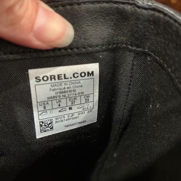 Sorel black tall leather boots - waterproof - Picture 8 of 10